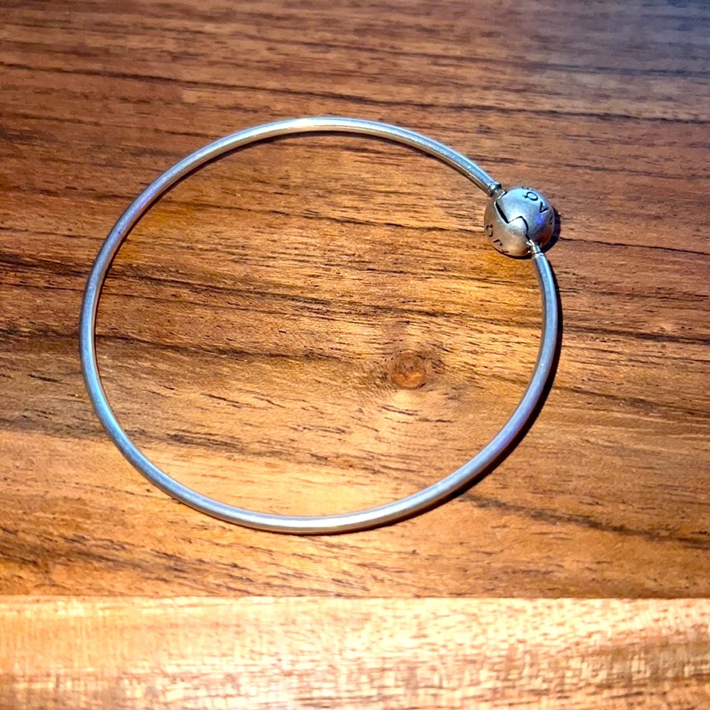 Pandora Me/Essence Bangle